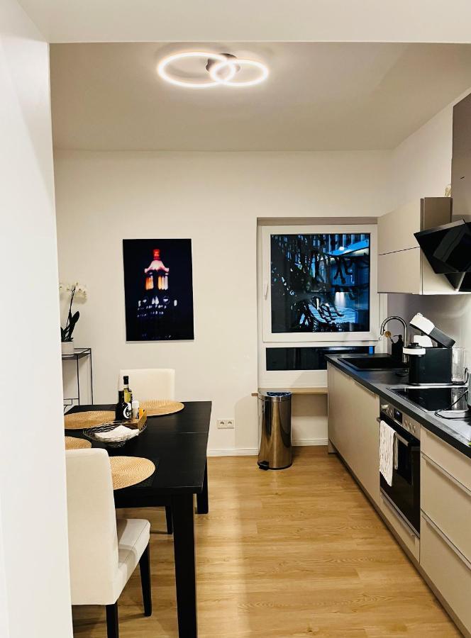 Raum2Go - No1 Modernes Ruhiges 2-Schlafzimmer Apartment City & Park Wiesbaden Luaran gambar