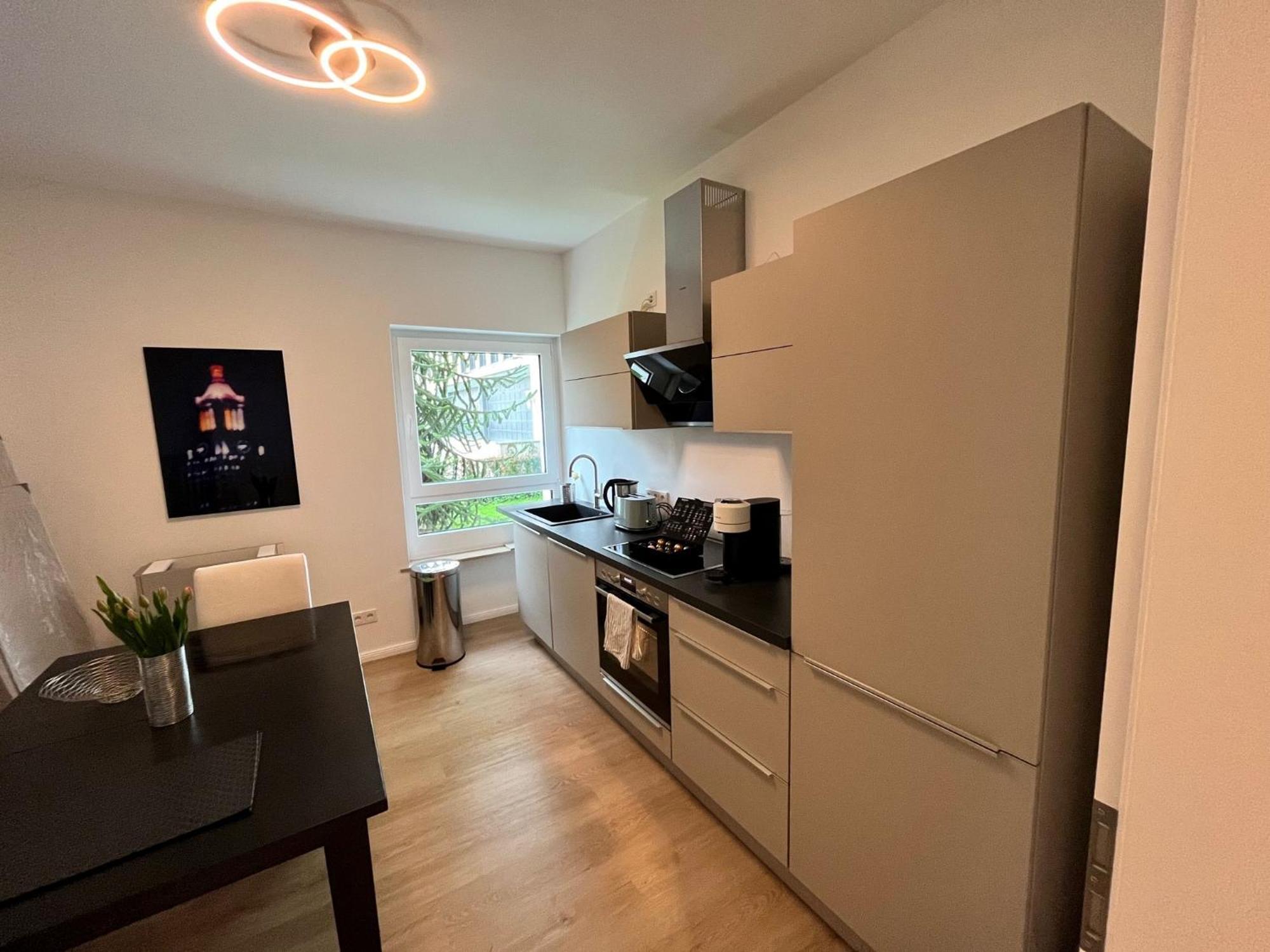Raum2Go - No1 Modernes Ruhiges 2-Schlafzimmer Apartment City & Park Wiesbaden Luaran gambar